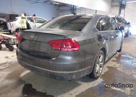 2014 Volkswagen Passat 2.0L Tdi Sel Premium z USA, uszkodzony, nr VIN 1VWCN7A3XEC037818